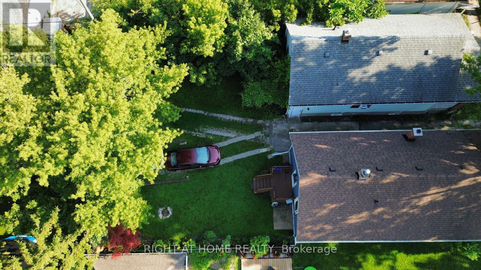 114 COLLEGE AVENUE - 27