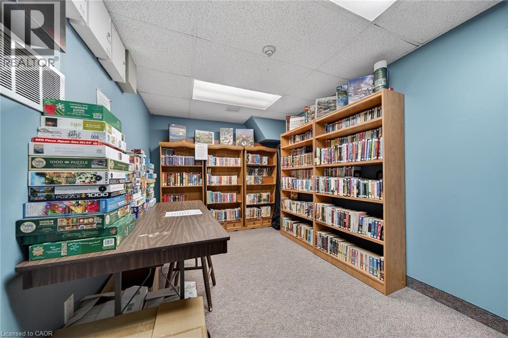 #4 60 NATALIA Avenue - 36