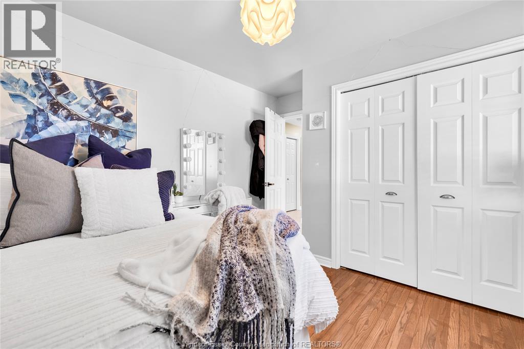 112 FAY COURT - 19