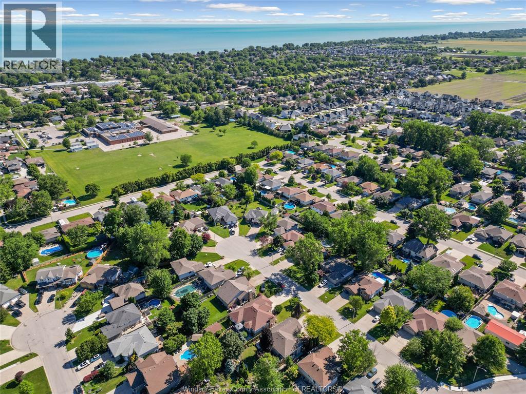 112 FAY COURT - 48