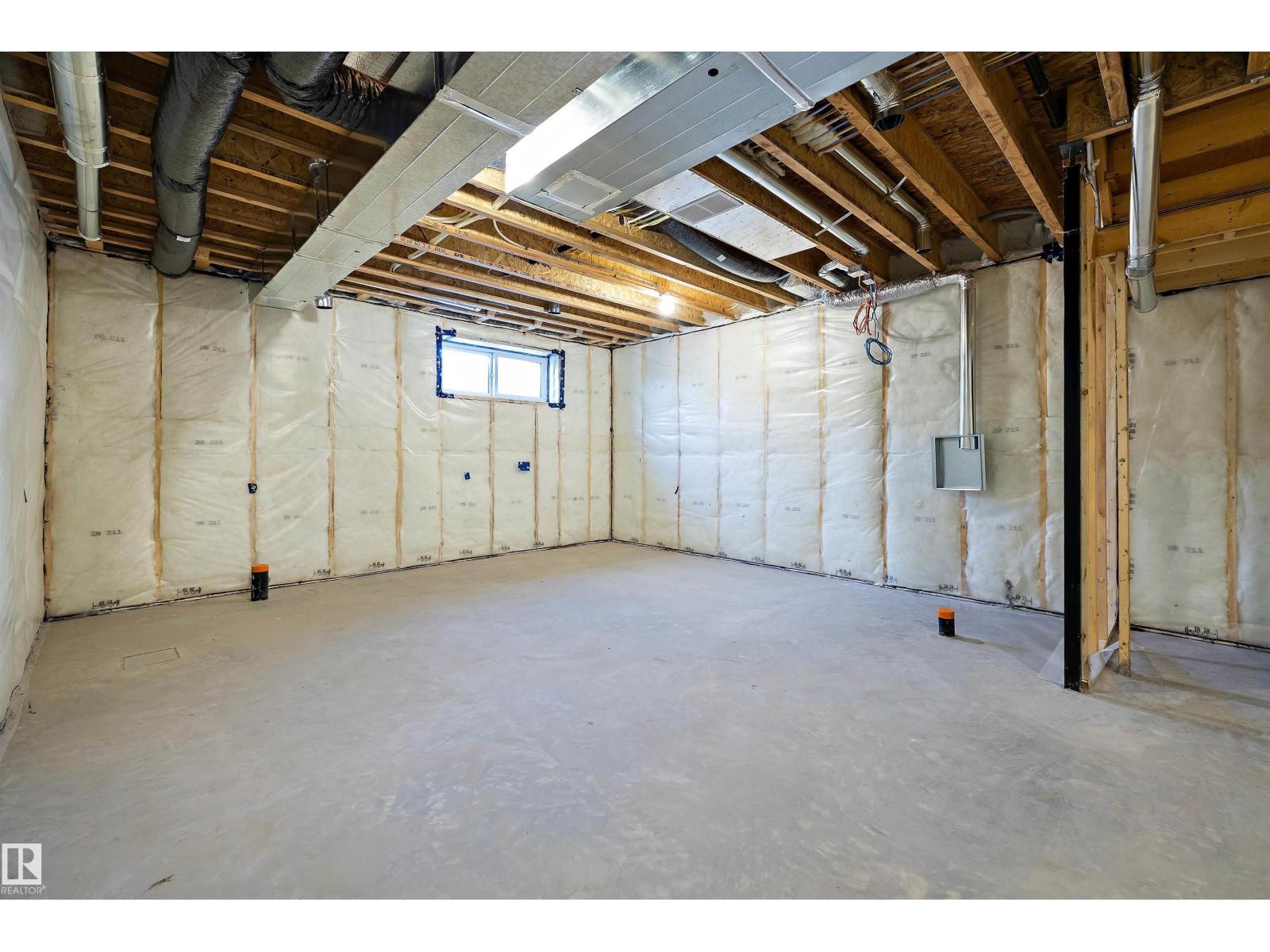 18924 28 AV NW - 38