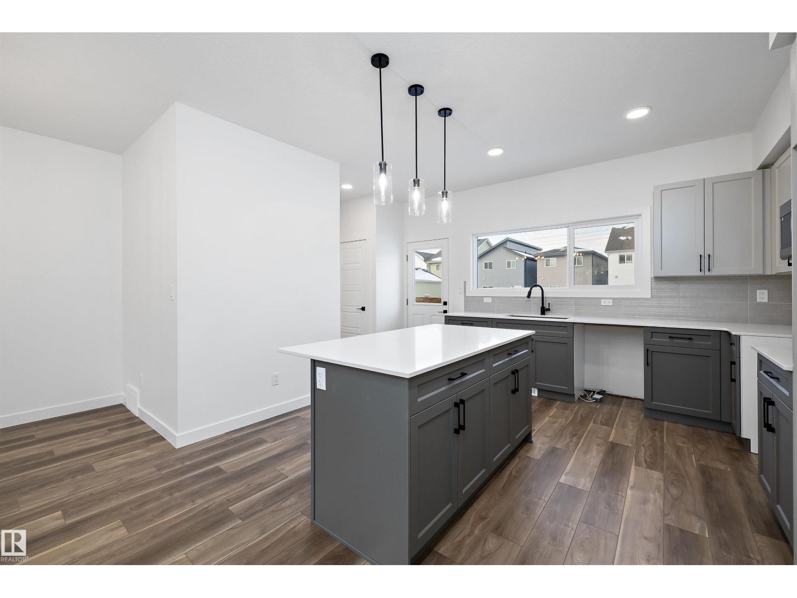 18924 28 AV NW - 16