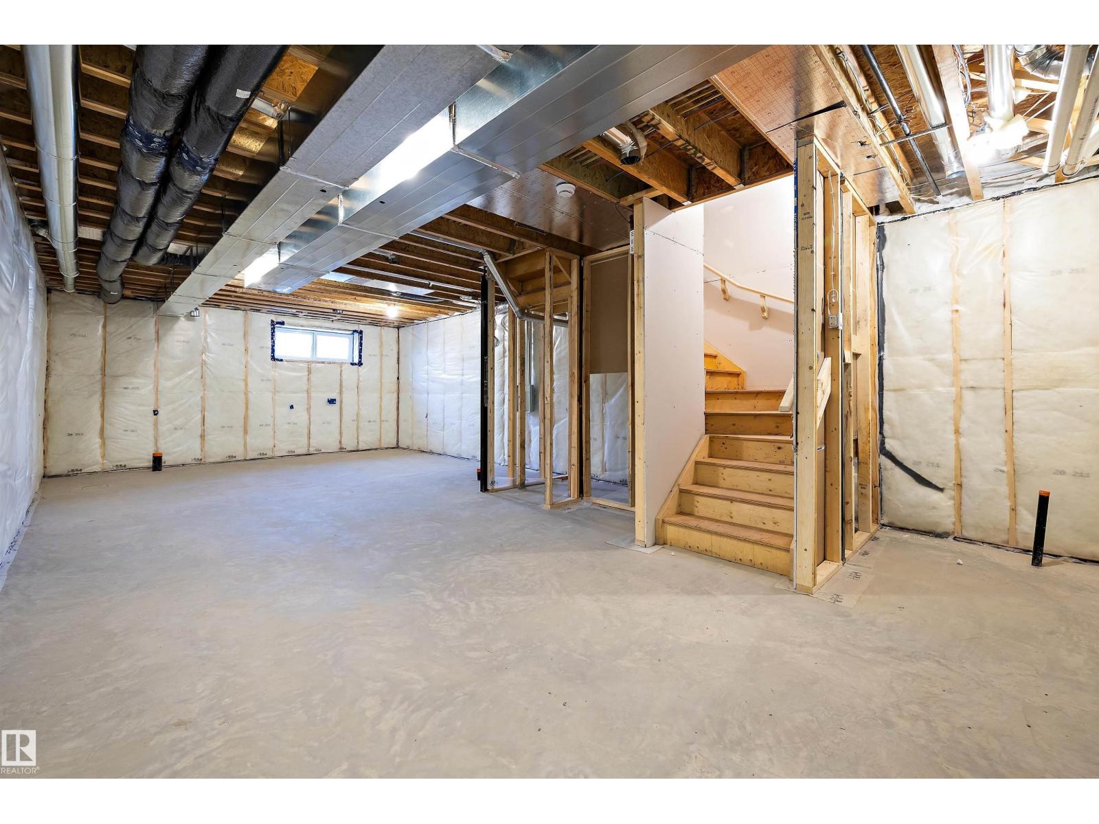 18924 28 AV NW - 36