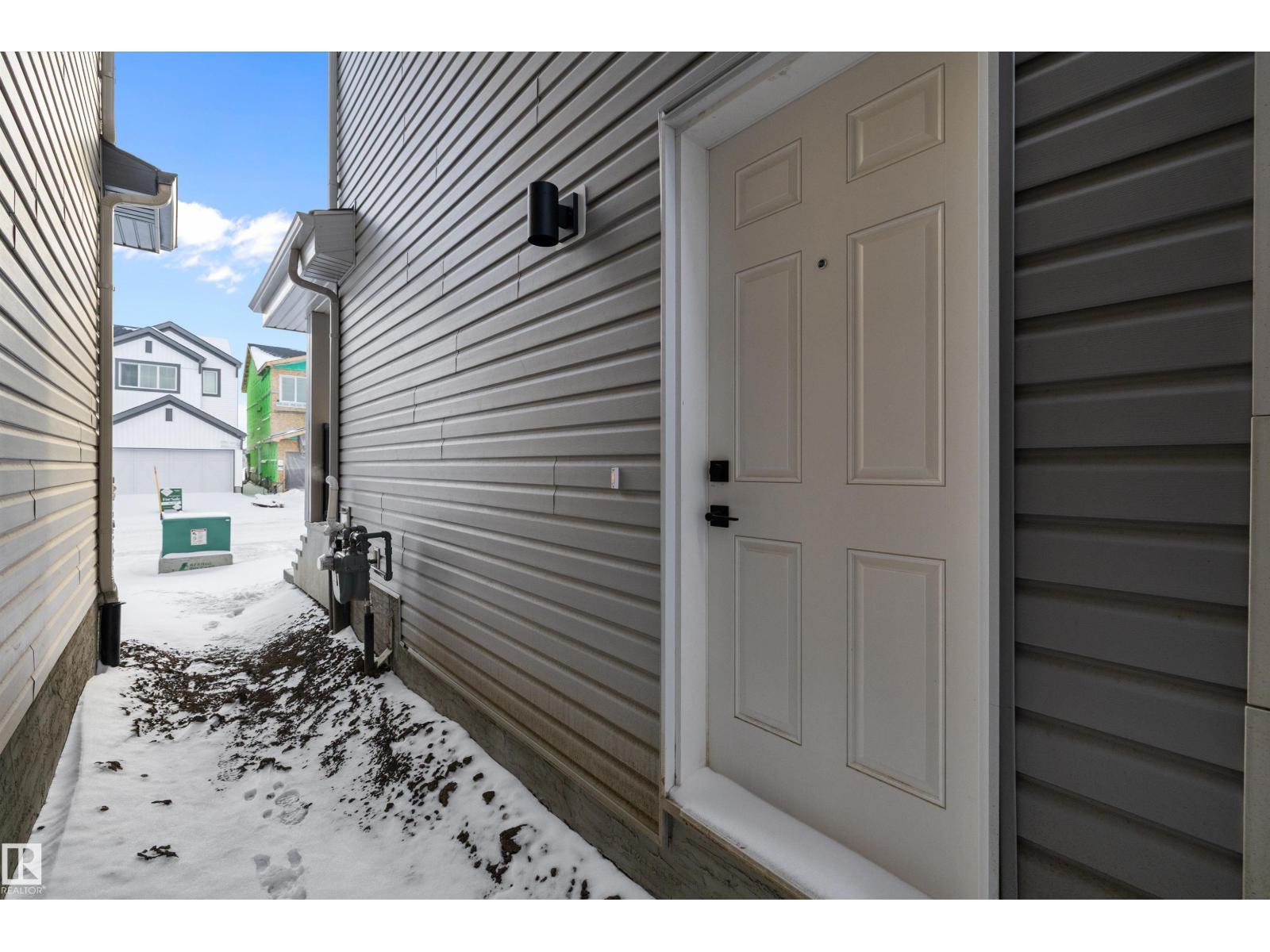 18924 28 AV NW - 40