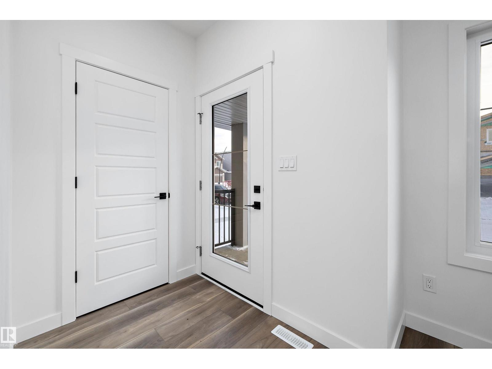 18924 28 AV NW - 2