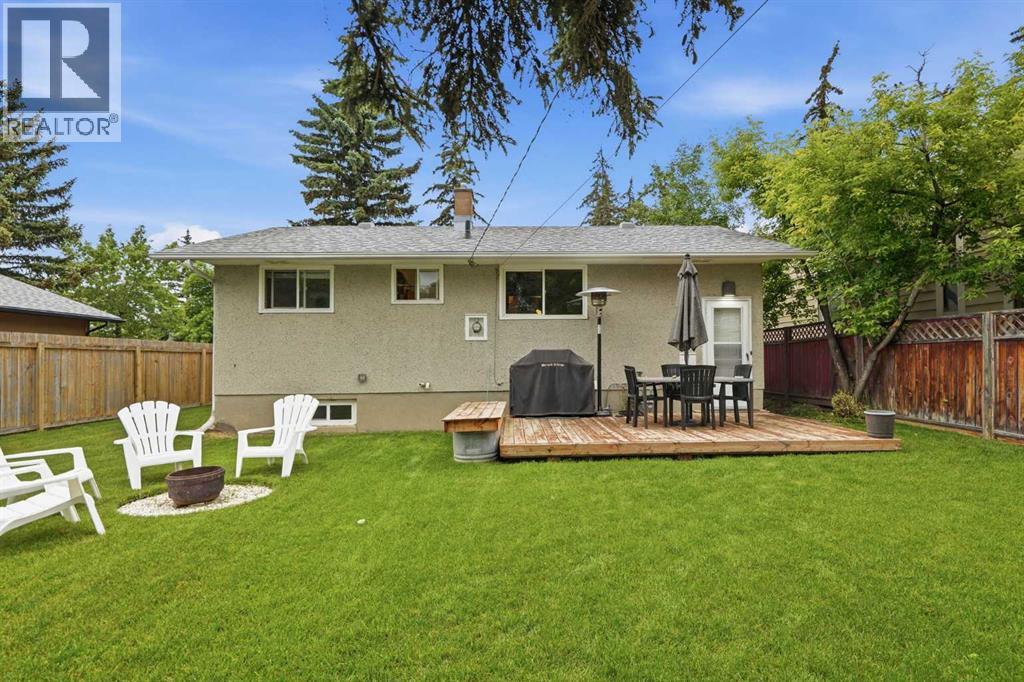 3732 45 Street SW - 30