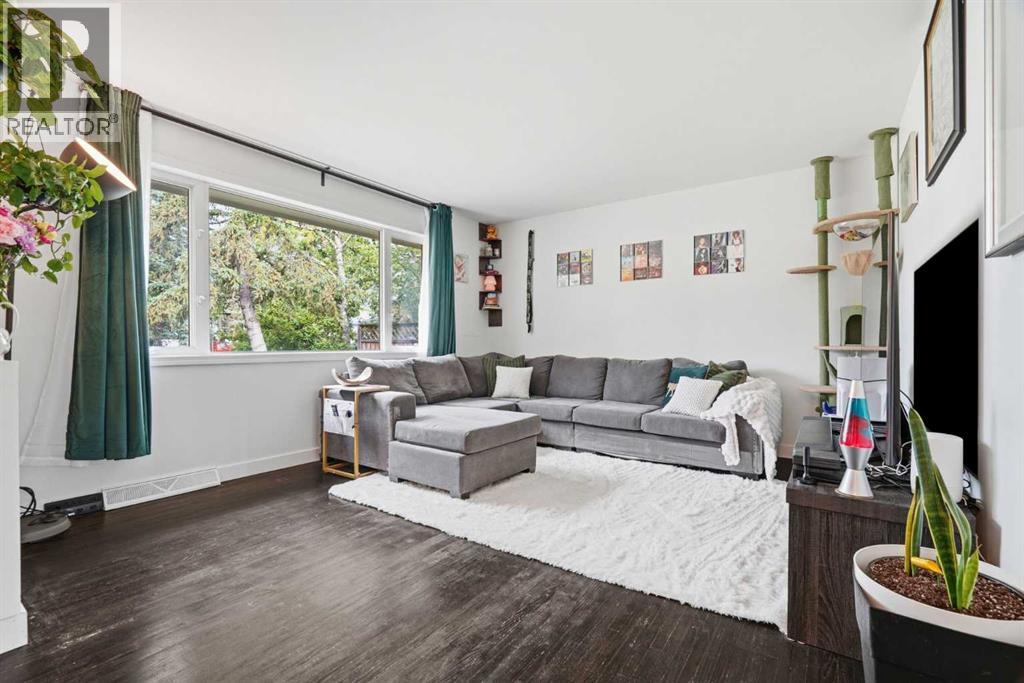 3732 45 Street SW - 6