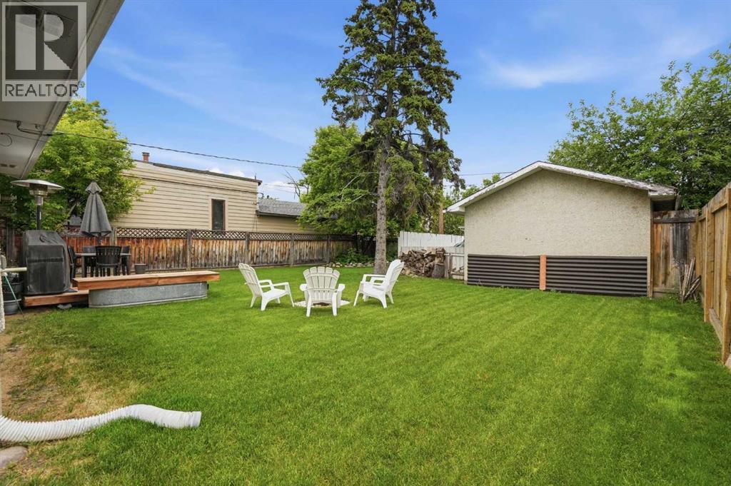 3732 45 Street SW - 31