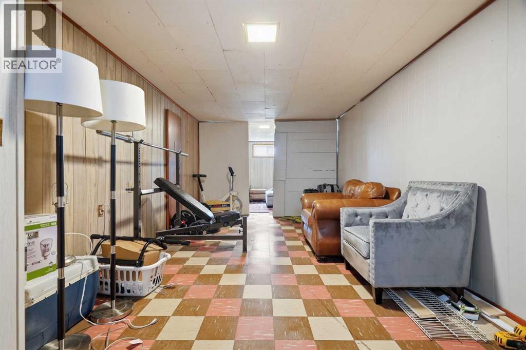 3732 45 Street SW - 23