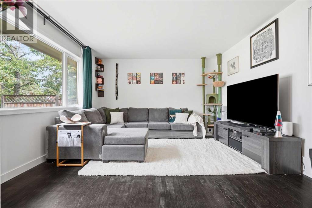 3732 45 Street SW - 5