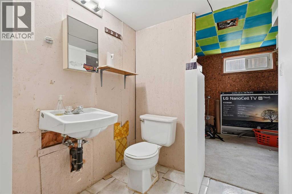 3732 45 Street SW - 24