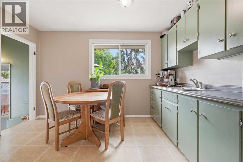3732 45 Street SW - 15