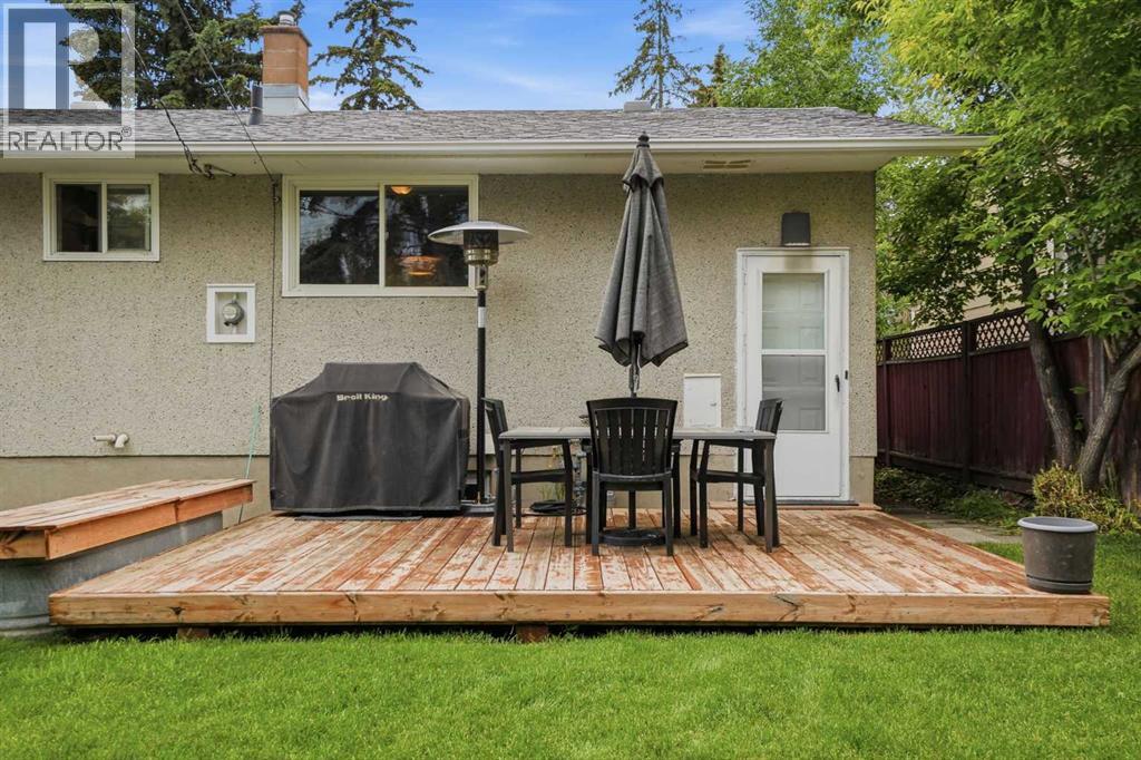 3732 45 Street SW - 25