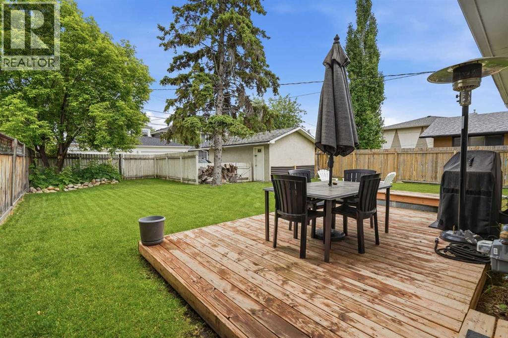 3732 45 Street SW - 26