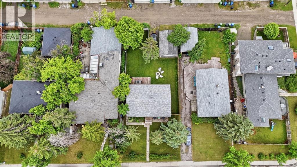 3732 45 Street SW - 34