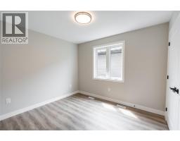 4008 Greenwood Street, Petrolia, ON N0N1R0 Photo 13