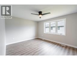 Great room - 4008 Greenwood Street, Petrolia, ON N0N1R0 Photo 10