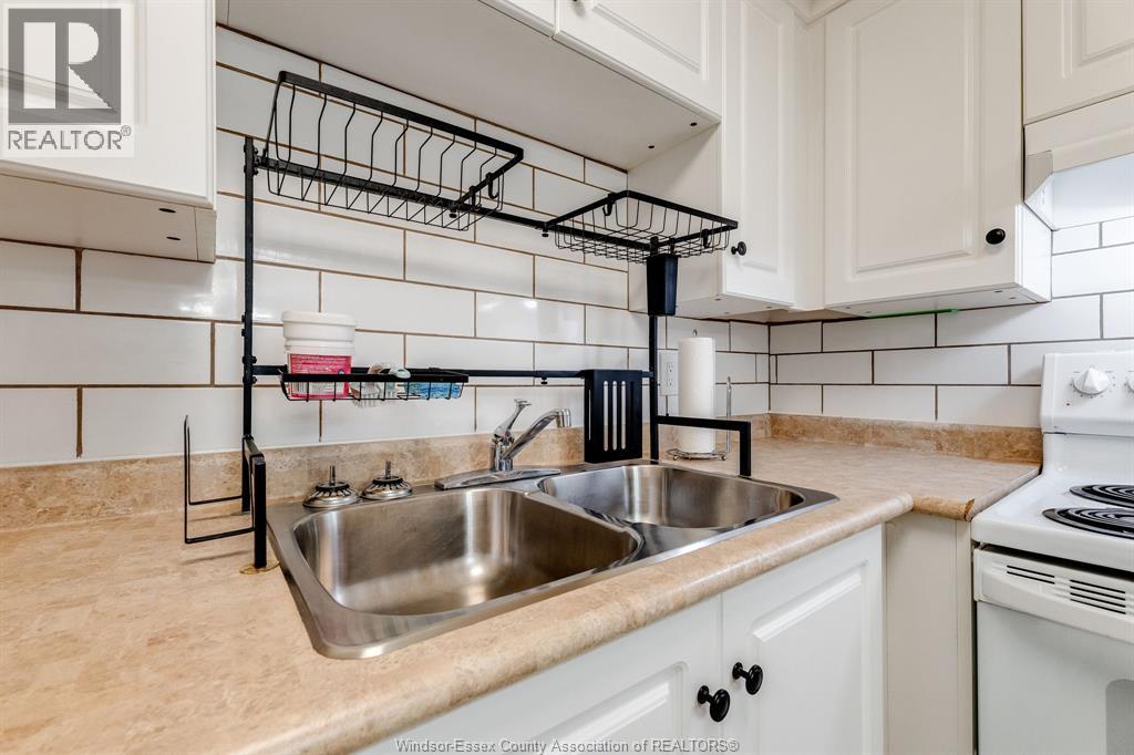 8275 Little River - 12