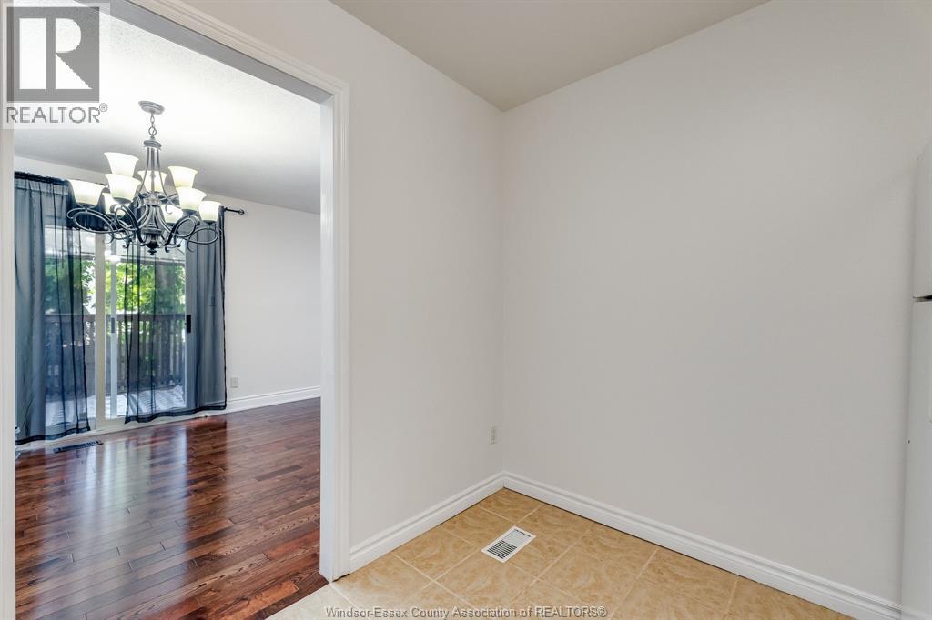 8275 Little River - 14