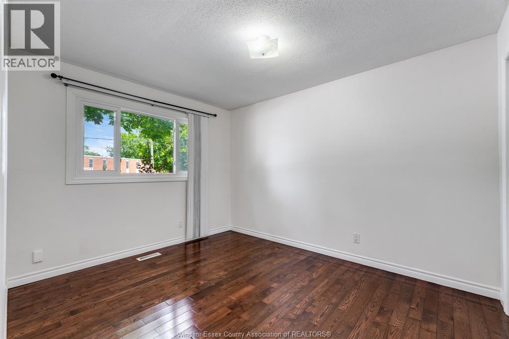 8275 Little River - 15