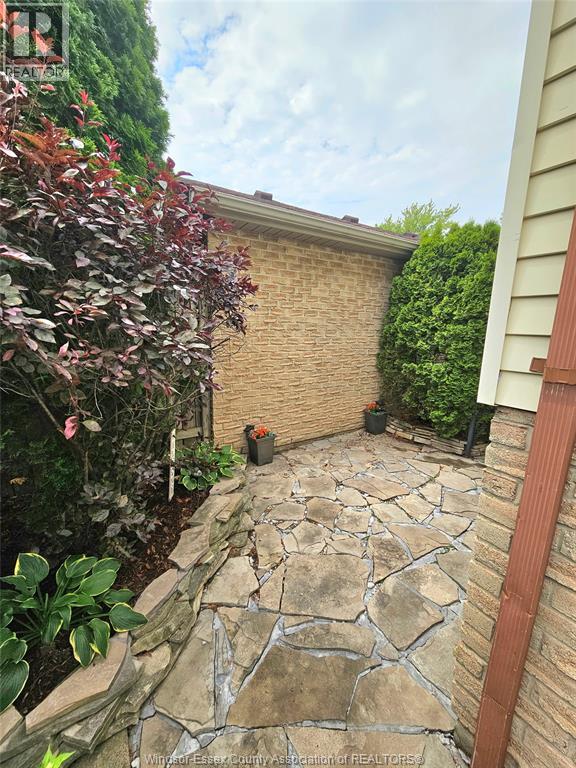 8275 Little River - 41