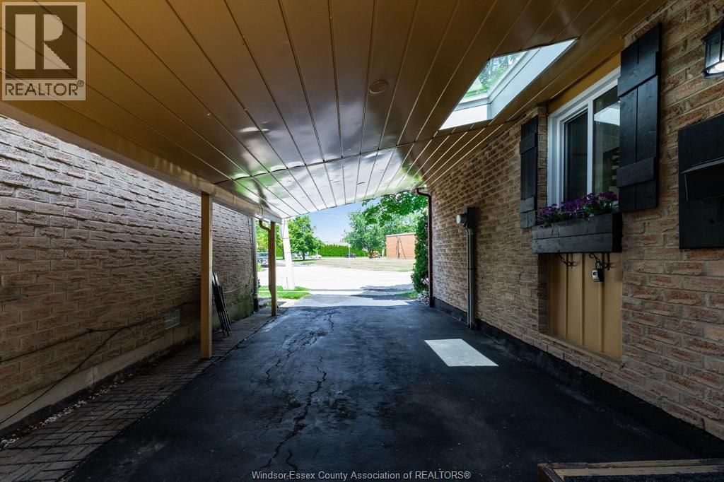 8275 Little River - 44