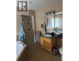 833 Scott Street, New Westminster, BC V3L4V1 Photo 9