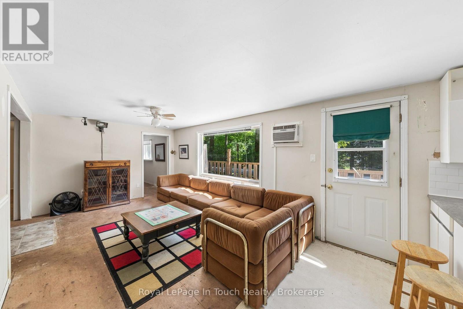 1558 CHAMPLAIN ROAD - 17