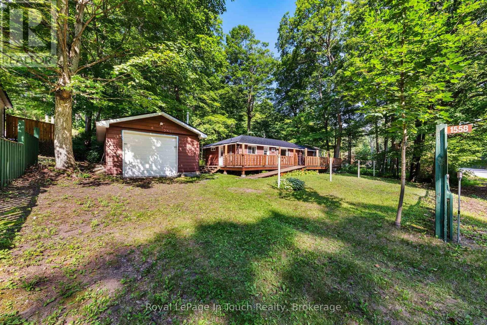 1558 CHAMPLAIN ROAD - 2