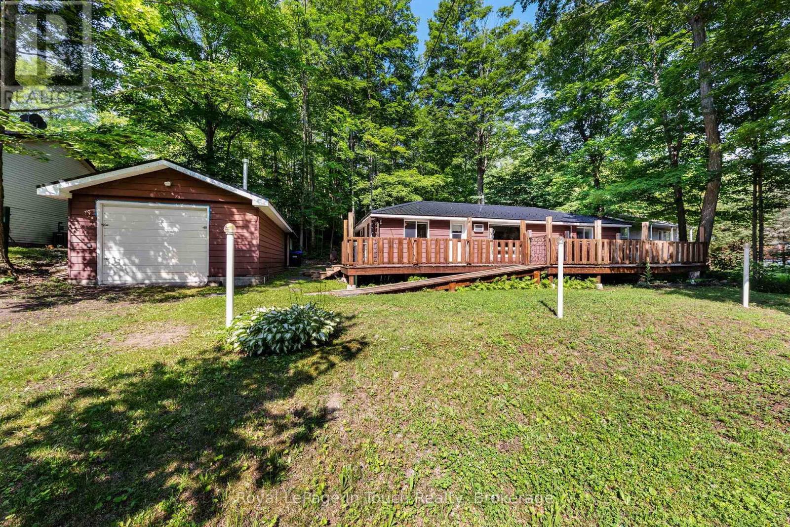 1558 CHAMPLAIN ROAD - 3