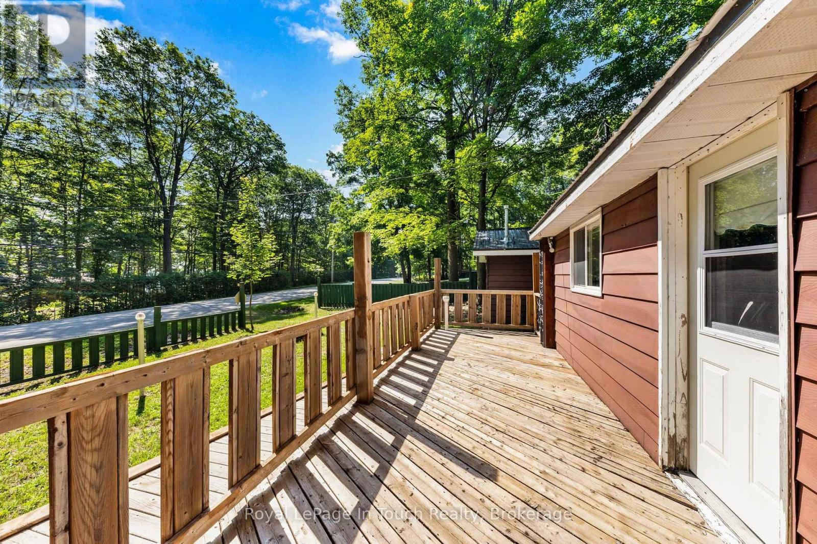 1558 CHAMPLAIN ROAD - 6