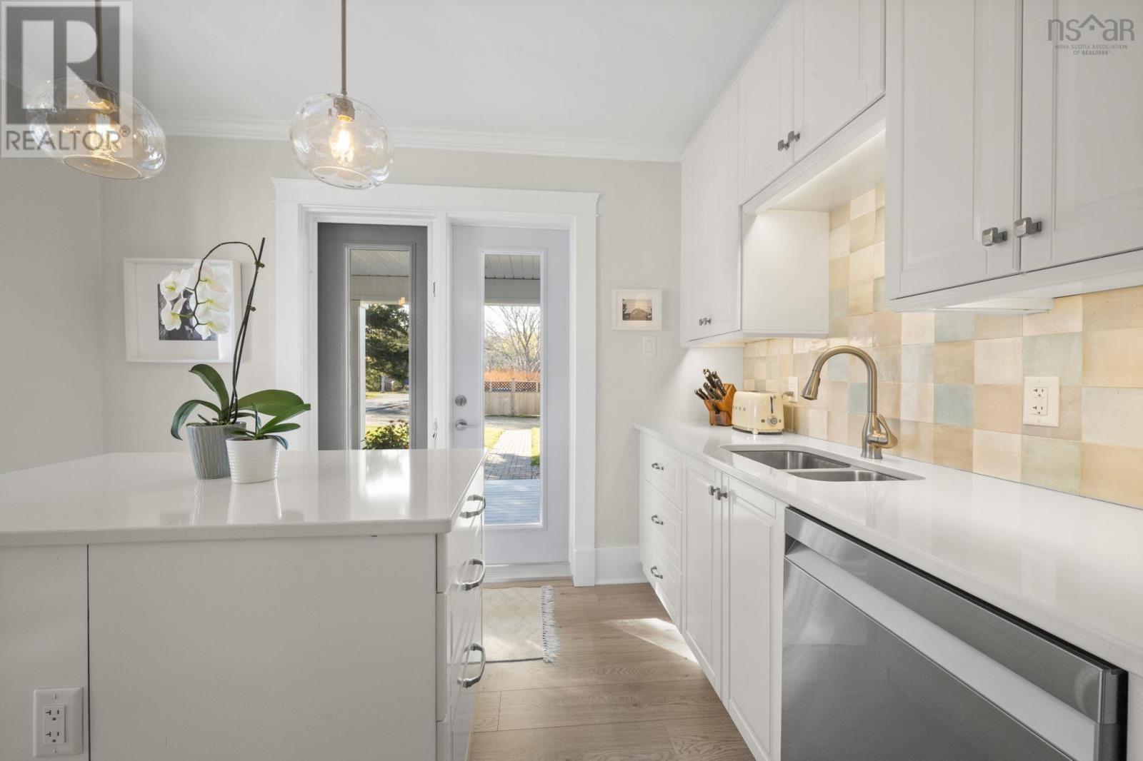 24 Station Road - 13
