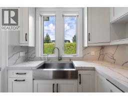 7652 Kerrywood Crescent, Burnaby, BC V5A2G1 Photo 18