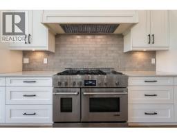 7652 Kerrywood Crescent, Burnaby, BC V5A2G1 Photo 14
