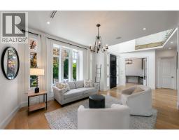 7652 Kerrywood Crescent, Burnaby, BC V5A2G1 Photo 6