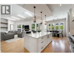 7652 Kerrywood Crescent, Burnaby, BC V5A2G1 Photo 12