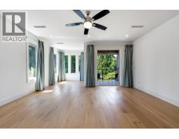7652 Kerrywood Crescent, Burnaby, BC V5A2G1 Photo 25