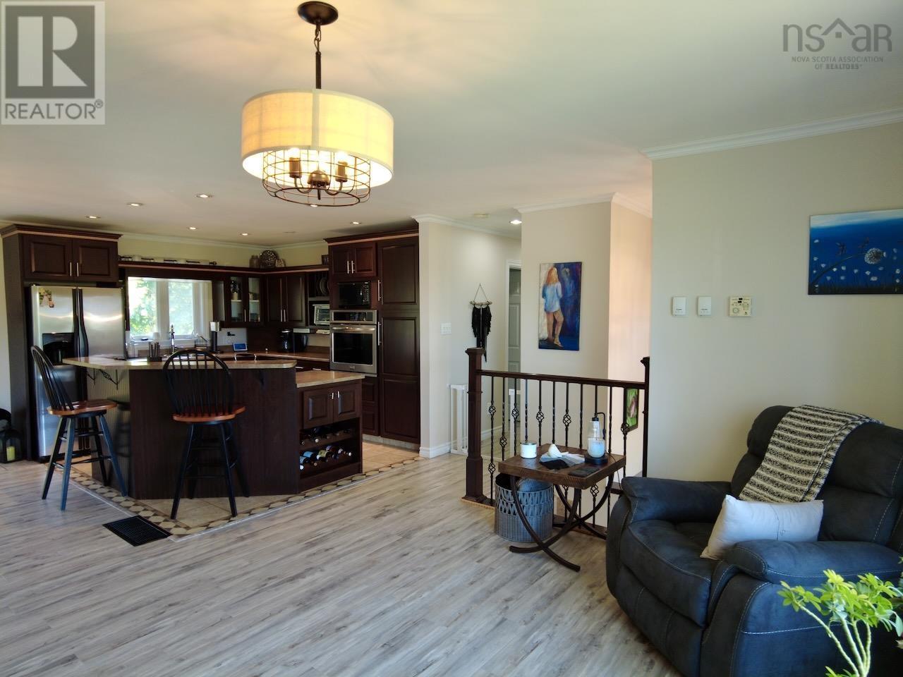2240 204 Highway - 28