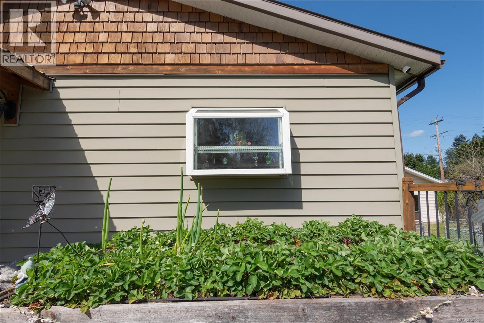 3468 Cowichan Lake Rd - 12