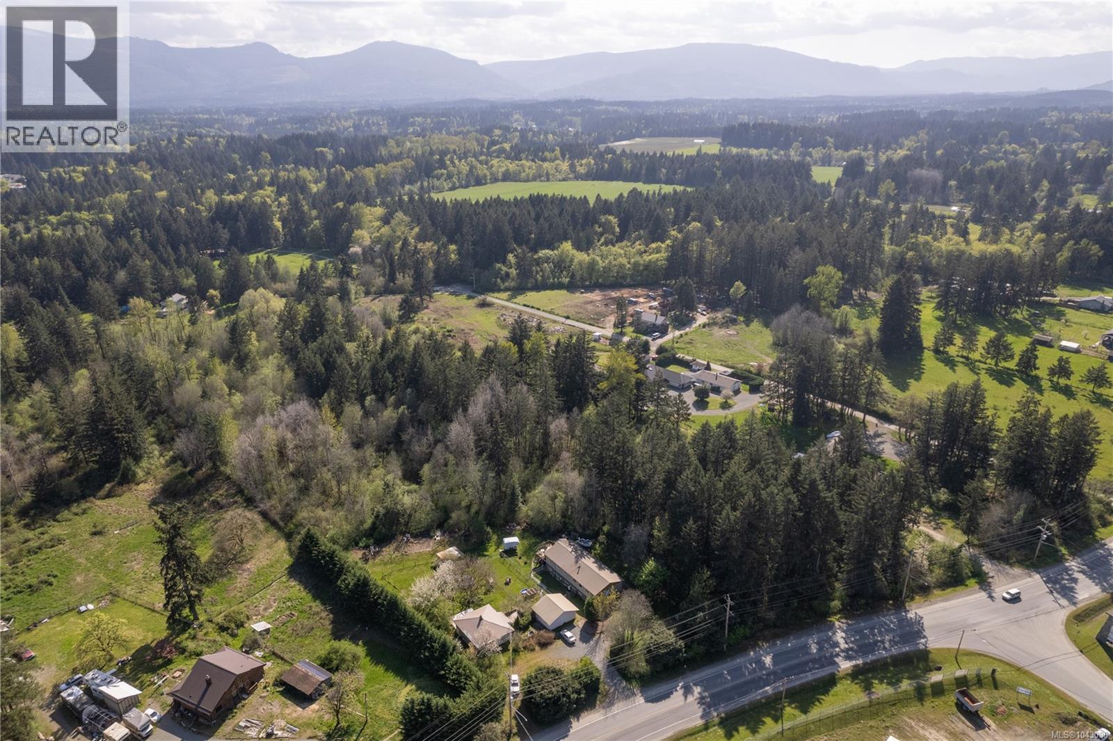 3468 Cowichan Lake Rd - 24
