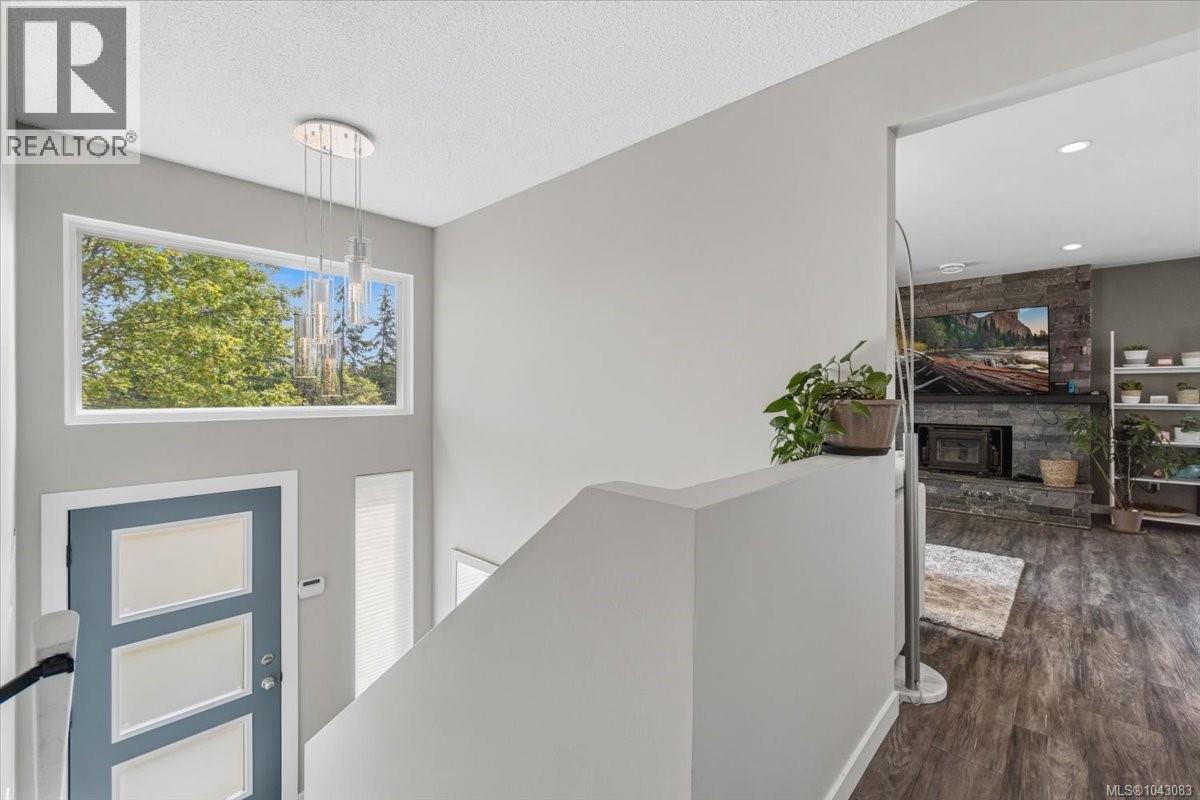 825 Dogwood Rd, Nanaimo — photo 2