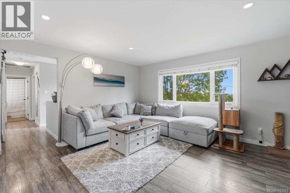 825 Dogwood Rd, Nanaimo — photo 3