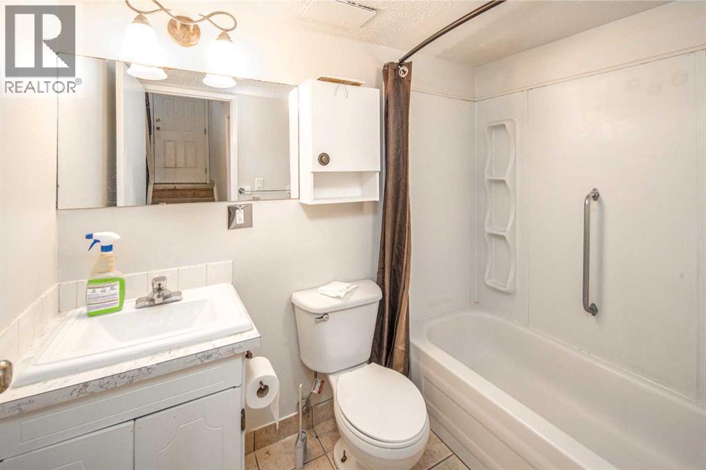 1-8, 4523 73 Street NW - 23