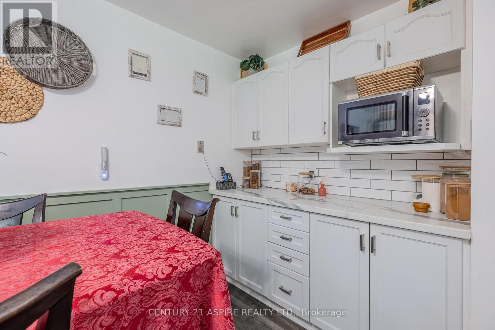 20 KRAMER AVENUE - 12