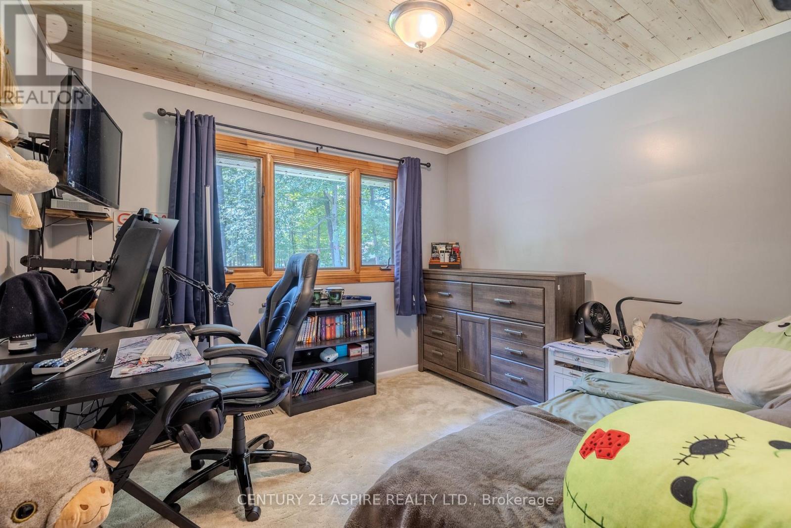 20 KRAMER AVENUE - 14