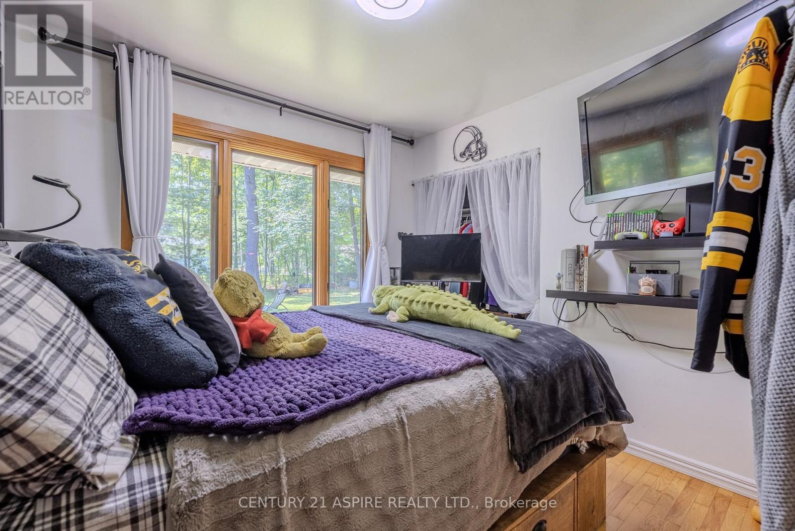 20 KRAMER AVENUE - 19