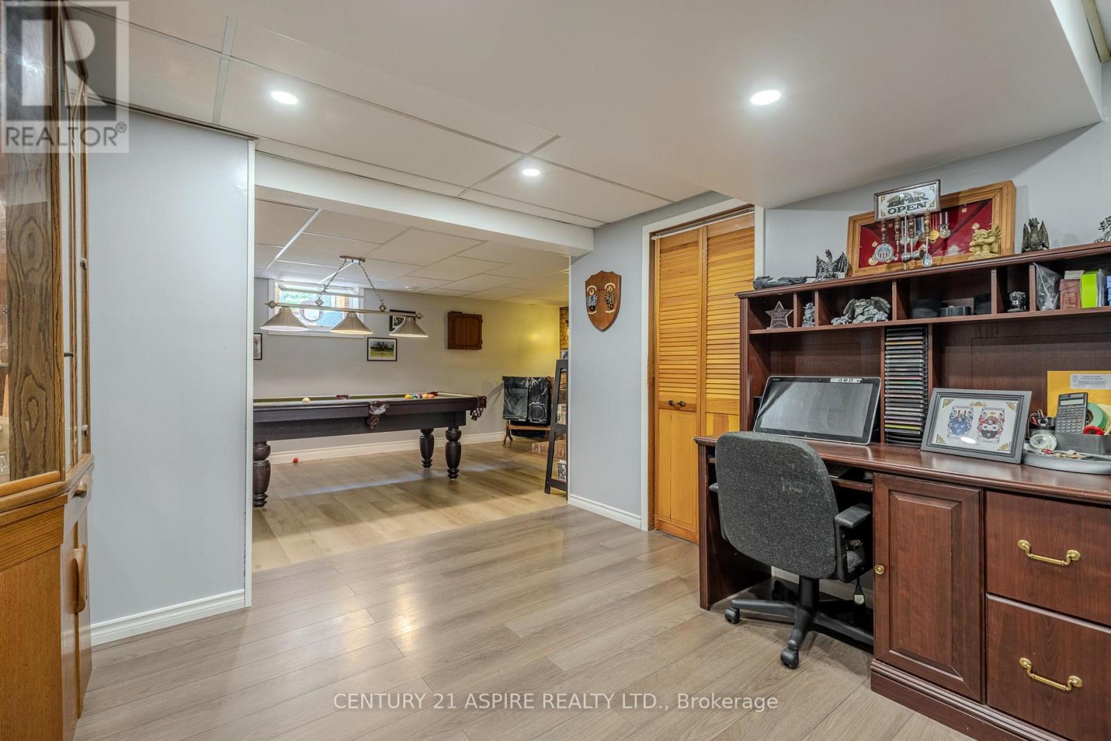 20 KRAMER AVENUE - 25