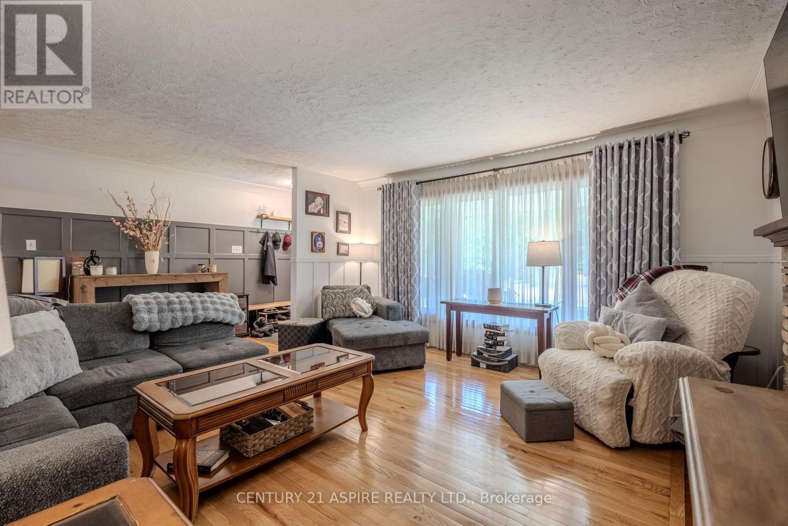 20 KRAMER AVENUE - 6
