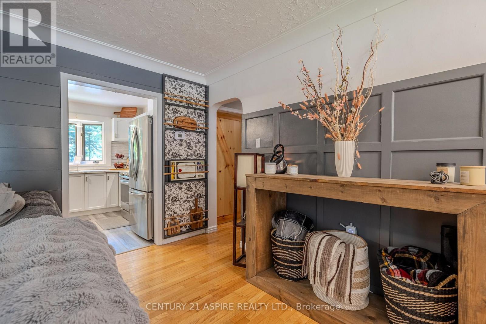 20 KRAMER AVENUE - 8