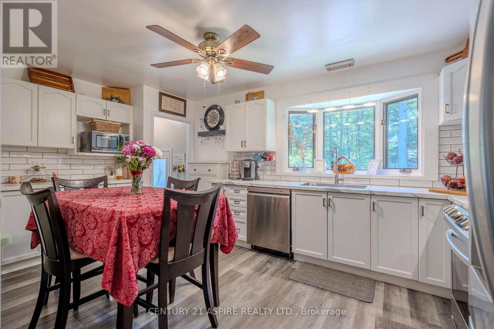 20 KRAMER AVENUE - 9